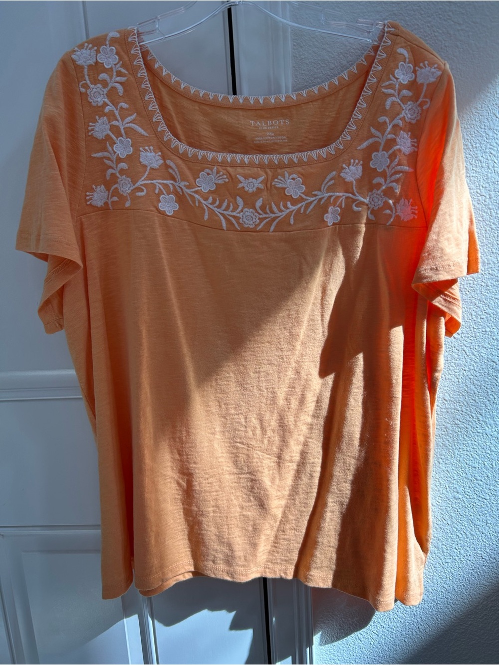 Talbots Peach Scoop Neck Short Sleeve Top with White Floral Embroidery